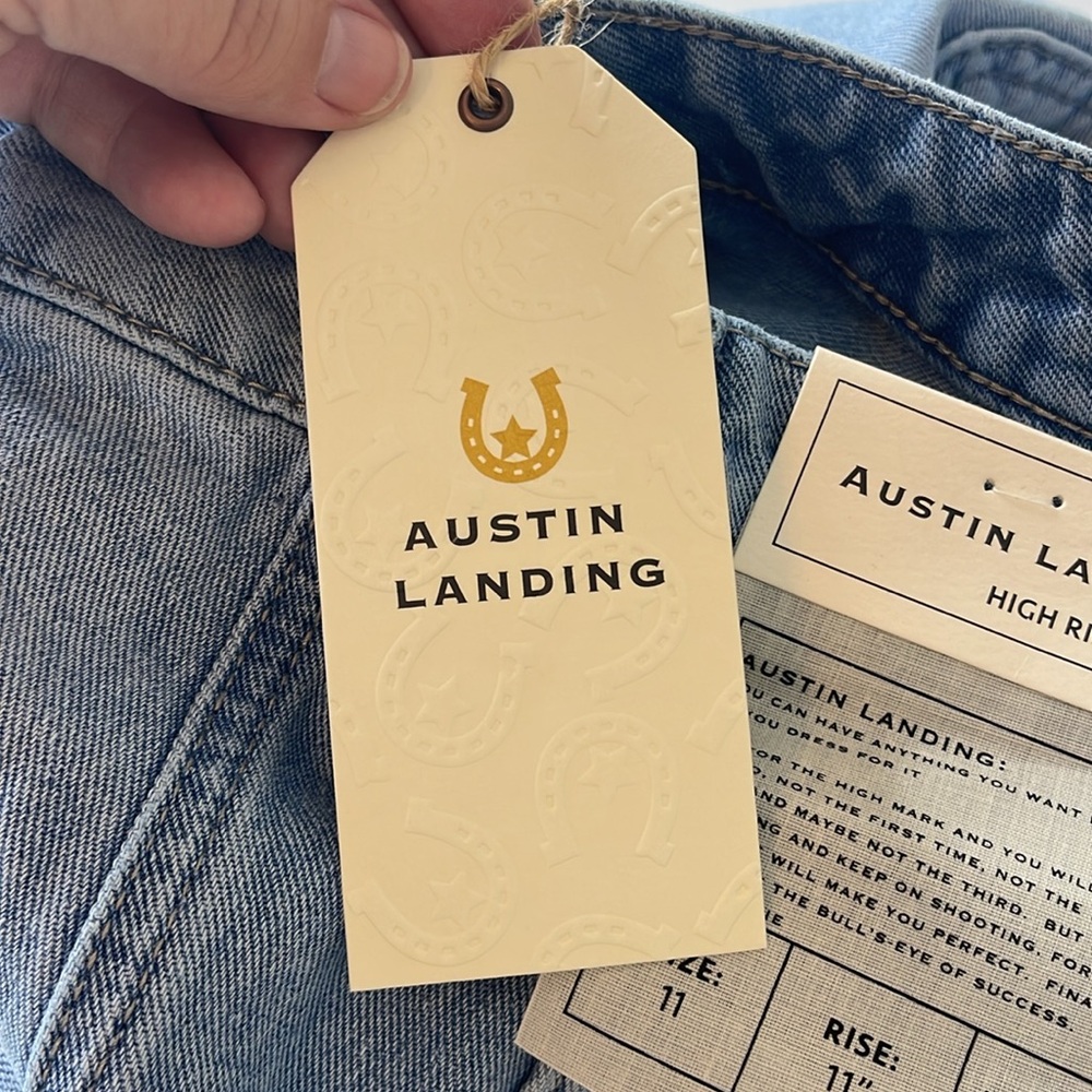 Austin Landing High Rise Denim Shorts Bermuda Length Size 11 - Picture 9 of 16